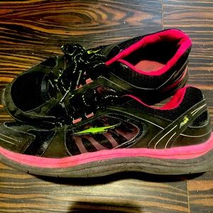 2 pairs of used Avia sneakers size 8.5